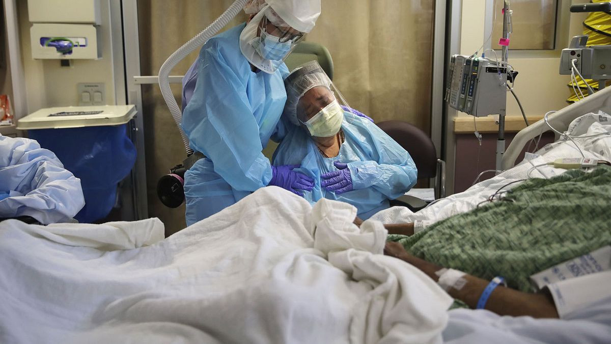 新冠疫情使醫療體系的弊病逐漸浮上檯面。(美聯社) 新冠疫情使醫療體系的弊病逐漸浮上檯面。(美聯社)