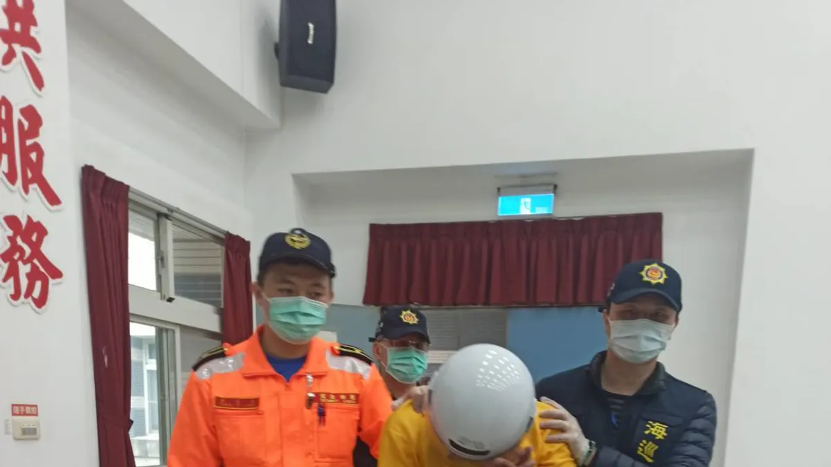 越南偷渡客黃義強(見圖)今(25)日被逮,所幸逃亡期間未有染病或傳染疑慮。(資料照,海巡署偵防分署提供) 越南偷渡客黃義強(見圖)今(25)日被逮,所幸逃亡期間未有染病或傳染疑慮。(資料照,海巡署偵防分署提供)