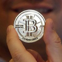 下院において、《ジーニアス法》は賛成308票・反対122票で通過。その中には102名の民主党議員の支持も含まれ、超党派性を際立たせた。《クラリティ法》は賛成294票・反対134票。《反CBDC法》がより議論を呼び、民主党議員2名のみの支持で、ほぼ党派に沿って通過した。(AP通信) 下院において、《ジーニアス法》は賛成308票・反対122票で通過。その中には102名の民主党議員の支持も含まれ、超党派性を際立たせた。《クラリティ法》は賛成294票・反対134票。《反CBDC法》がより議論を呼び、民主党議員2名のみの支持で、ほぼ党派に沿って通過した。(AP通信)