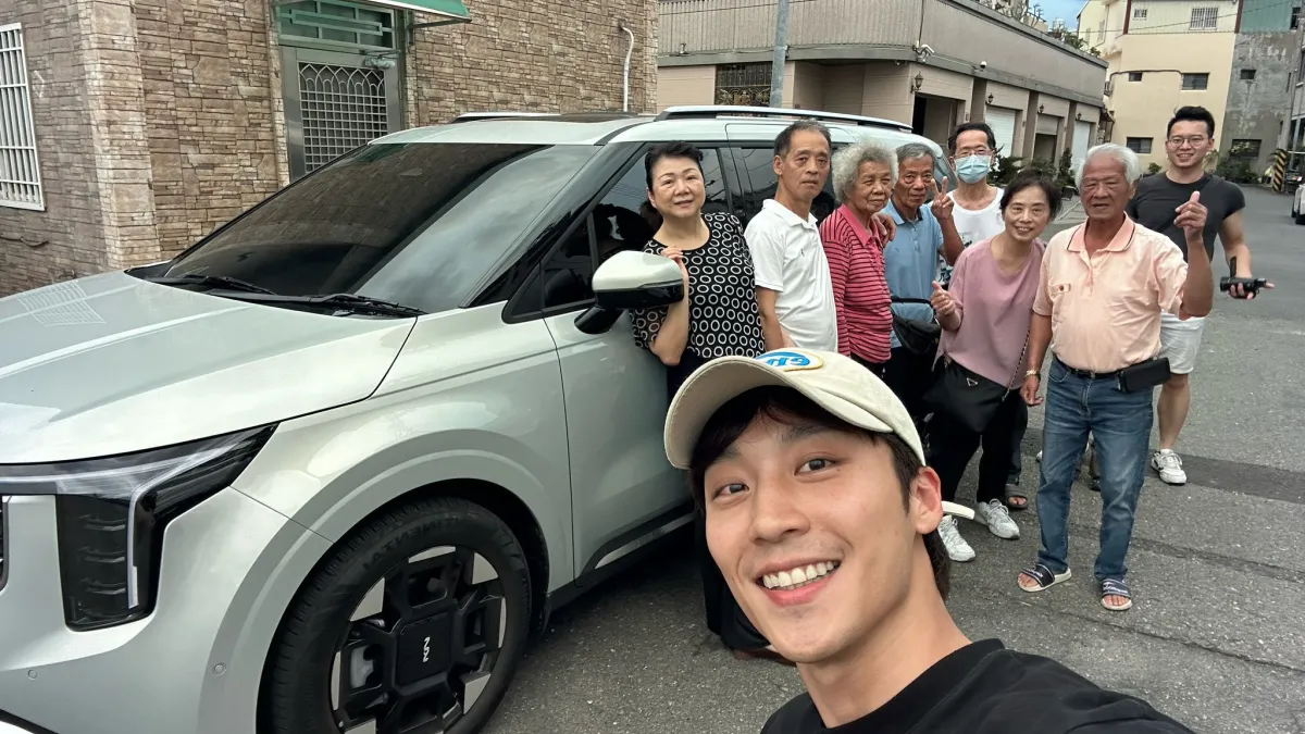 卞慶華開箱 Kia Carnival 七人座休旅車:Ford 車主體驗韓系 SUV 魅力,長輩滿意度高,家族出遊一車搞定!