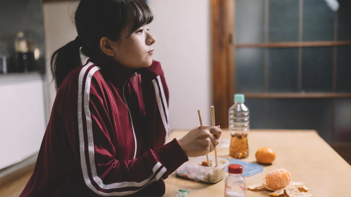 該哭就哭、該笑就笑、該生氣就生氣,人生沒這麼多規矩的。(圖/すしぱく@pakutaso)