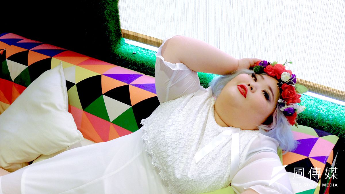 汪綺總能勾起一抹最驕傲的笑,勇敢做自己!(圖/謝孟穎攝影) 汪綺總能勾起一抹最驕傲的笑,勇敢做自己!(圖/謝孟穎攝影)