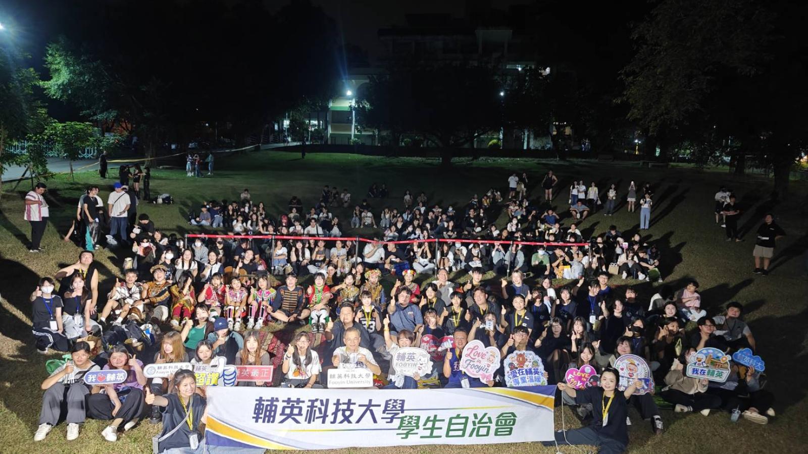 輔英草地音樂會升級音樂祭!歌手、搖滾樂團接力開唱 陪學生期中考前充電
