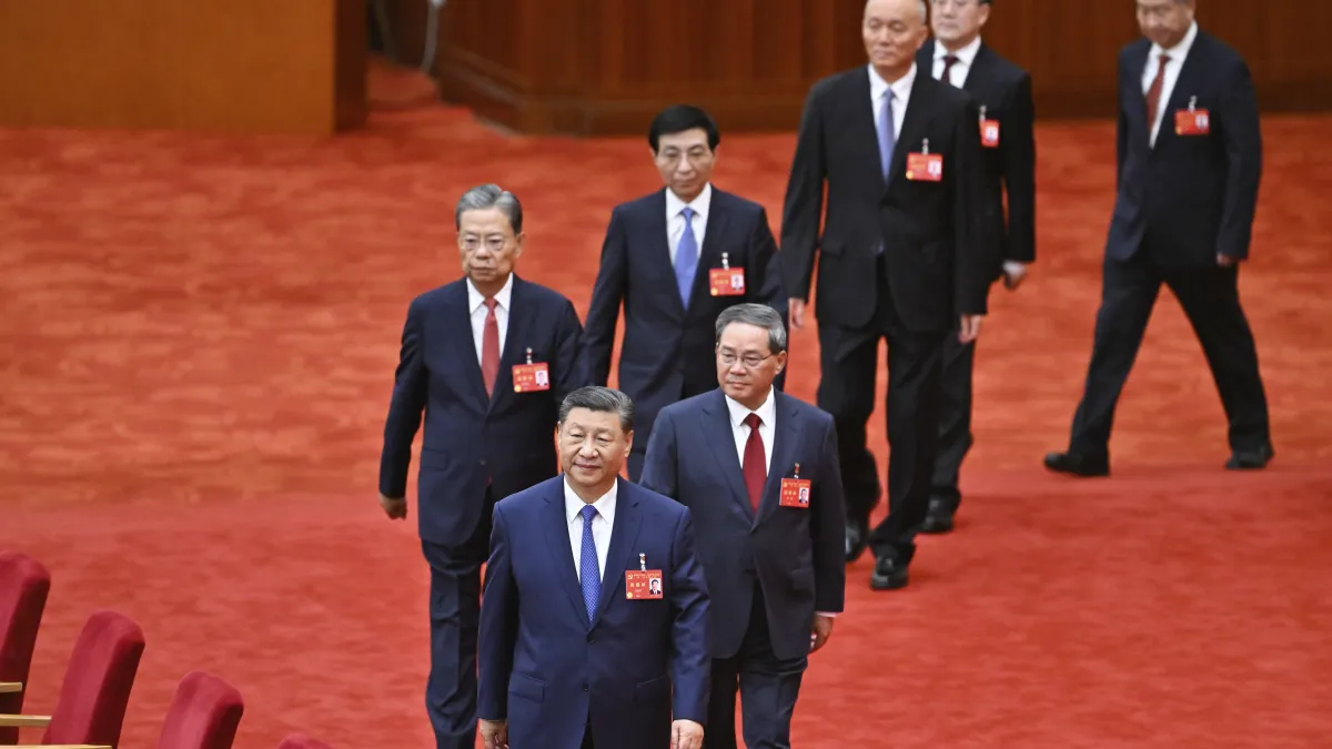 中共20屆三中全會閉幕後,7月30日中央政治局召開會議,分析研究當前經濟形勢和經濟工作,同時要求整治形式主義、官僚主義。(資料照,美聯社)