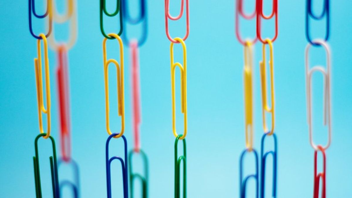 小小的迴紋針,背後是百年來設計與民族的歷史(圖/Dennis Skley@flickr) 小小的迴紋針,背後是百年來設計與民族的歷史(圖/Dennis Skley@flickr)