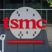 TSMCは第3四半期の業績説明会において、今年の設備投資額を従来の520億~560億米ドルから600億~640億米ドルへと上方修正すると発表した。(画像提供/AP通信) TSMCは第3四半期の業績説明会において、今年の設備投資額を従来の520億~560億米ドルから600億~640億米ドルへと上方修正すると発表した。(画像提供/AP通信)