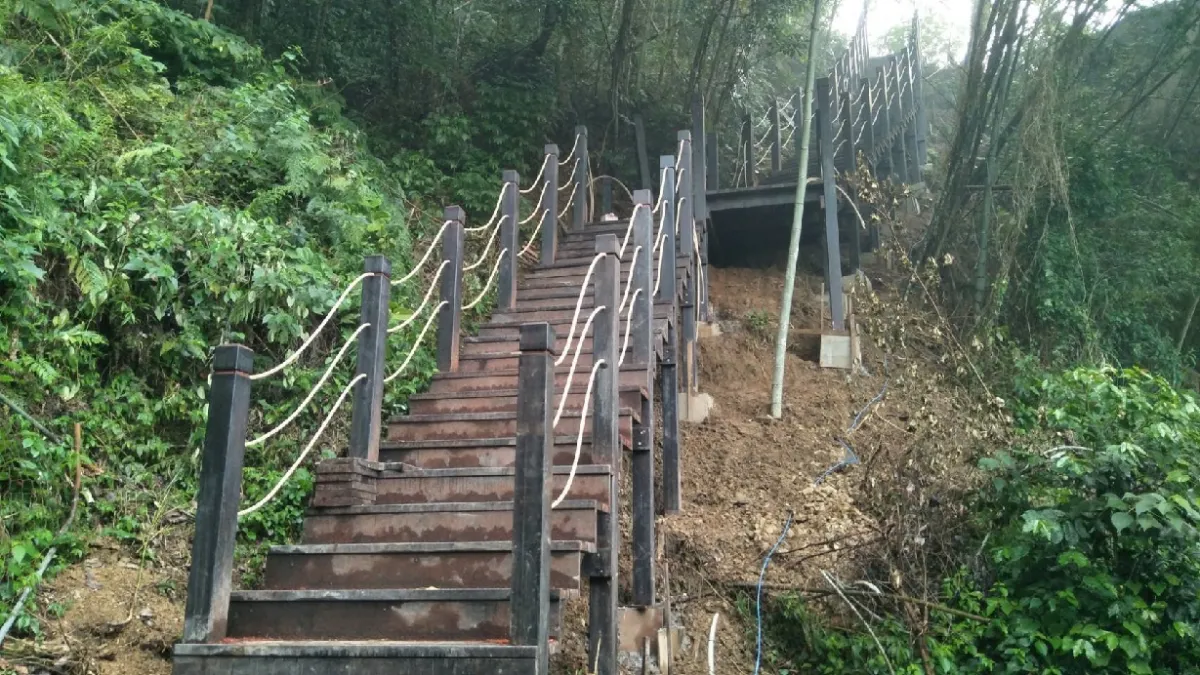 中市雙崎埋伏坪登山步道屬健腳級步道,昔日是泰雅族人巡山、護水、打獵及阻隔日本人進攻的山路,視野極佳可遠眺大安溪風光,適合安排一日遊行程。(圖/台中市政府)
