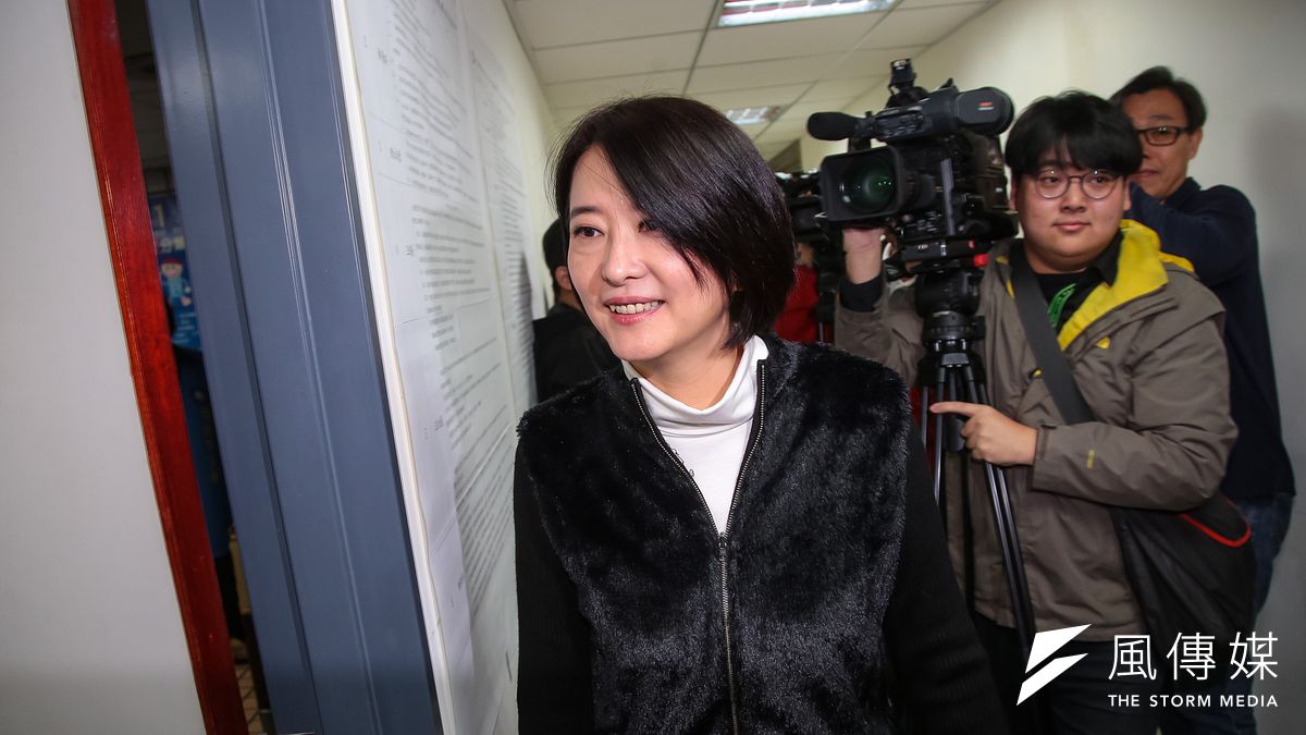 台北市議員王鴻薇指出,現在跑出來幾個獨派大老鬧一鬧,「你們不讓蔡英文出來選,恐怕你們推派出來的候選人更讓人害怕」。(資料照,顏麟宇攝) 台北市議員王鴻薇指出,現在跑出來幾個獨派大老鬧一鬧,「你們不讓蔡英文出來選,恐怕你們推派出來的候選人更讓人害怕」。(資料照,顏麟宇攝)