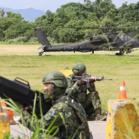 台湾国防部は31日、2027年度防衛予算書、「5カ年兵力整備・施政計画報告書」、「中共軍力報告書」などの関連文書を立法院に提出した。(資料写真/顔麟宇撮影) 台湾国防部は31日、2027年度防衛予算書、「5カ年兵力整備・施政計画報告書」、「中共軍力報告書」などの関連文書を立法院に提出した。(資料写真/顔麟宇撮影)
