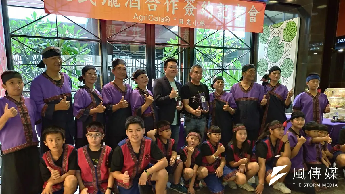 小林村民居住的日光小林永久屋社區與台灣蓋婭示範農場合作開發南國薊酒。(圖/徐炳文攝)