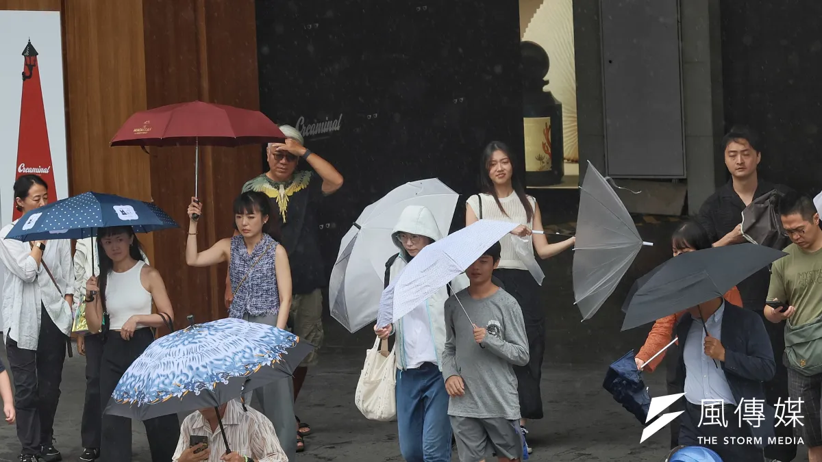 下周五(6月5日)起今年梅雨季的第5波滯留鋒面開始醞釀,在西南季風助長下,恐迎來新一波劇烈降雨。(資料照/柯承惠攝)