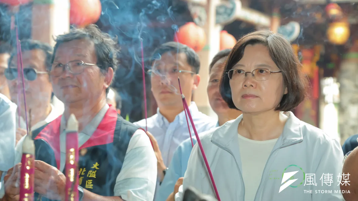 針對近日網路瘋傳行政院要立法「滅香」,蔡英文總統在中常會上火大表示「政府會被(網路謠言)害死!」內政部20日出面回應,「滅香」議題是環保機關宣導用語不當。(資料照,顏麟宇攝)