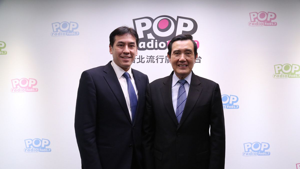 前總統馬英九(右)11日接受廣播節目專訪,談及新閣揆人選,前總統馬英九表示總統蔡英文恐怕也沒有太多選擇。(《POP撞新聞》提供) 前總統馬英九(右)11日接受廣播節目專訪,談及新閣揆人選,前總統馬英九表示總統蔡英文恐怕也沒有太多選擇。(《POP撞新聞》提供)