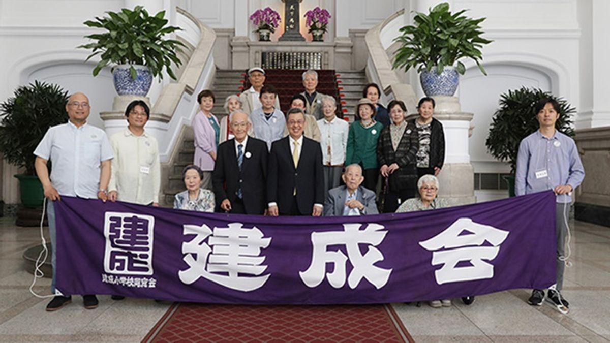 這群來自日本的老先生與老太太們,高齡都已八九十歲,心卻仍在寶島台灣。(圖/想想論壇) 這群來自日本的老先生與老太太們,高齡都已八九十歲,心卻仍在寶島台灣。(圖/想想論壇)