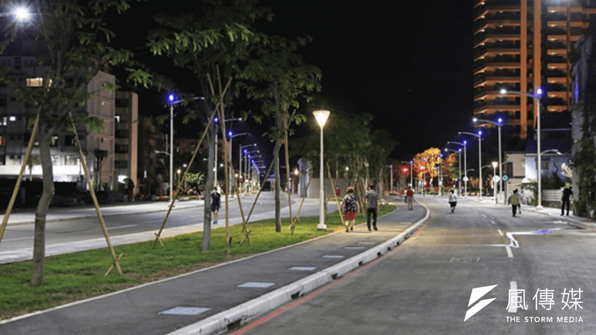 中華三路至哈爾濱街間園道開放通行。(圖/徐炳文攝) 中華三路至哈爾濱街間園道開放通行。(圖/徐炳文攝)