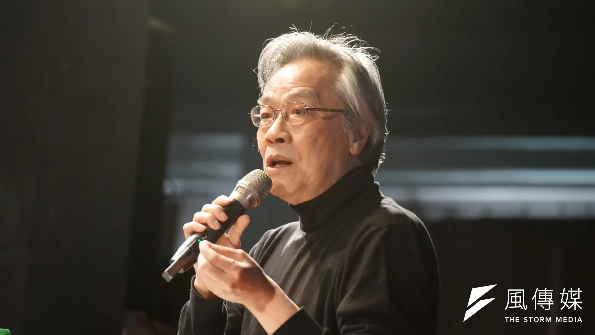 思沙龍《上報》董事長王健壯以「美國:反戰、 學運、民權50周年」為題演講,強調年輕世代對於時代的反應,需要累積的過程。(盧逸峰攝)