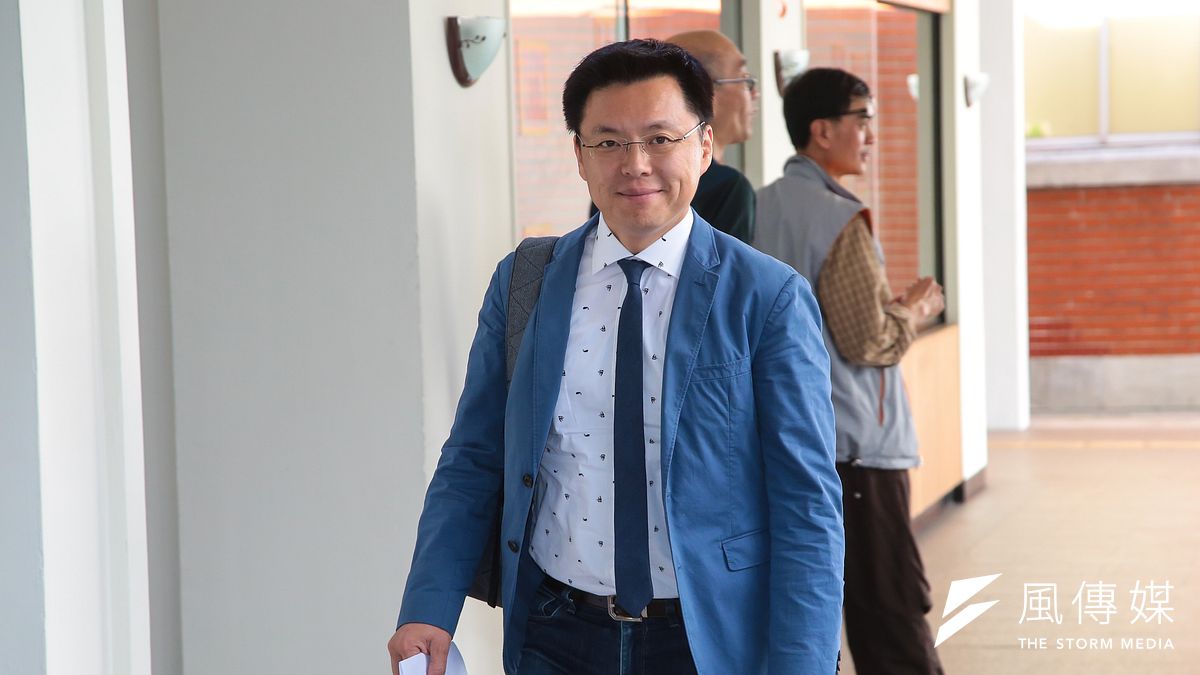 民進黨立委趙天麟22日刊登大篇幅廣告「開放之路」,主張在維持現狀基礎上持續推動兩岸交流,並推動高雄深圳雙城論壇。(資料照/顏麟宇攝) 民進黨立委趙天麟22日刊登大篇幅廣告「開放之路」,主張在維持現狀基礎上持續推動兩岸交流,並推動高雄深圳雙城論壇。(資料照/顏麟宇攝)