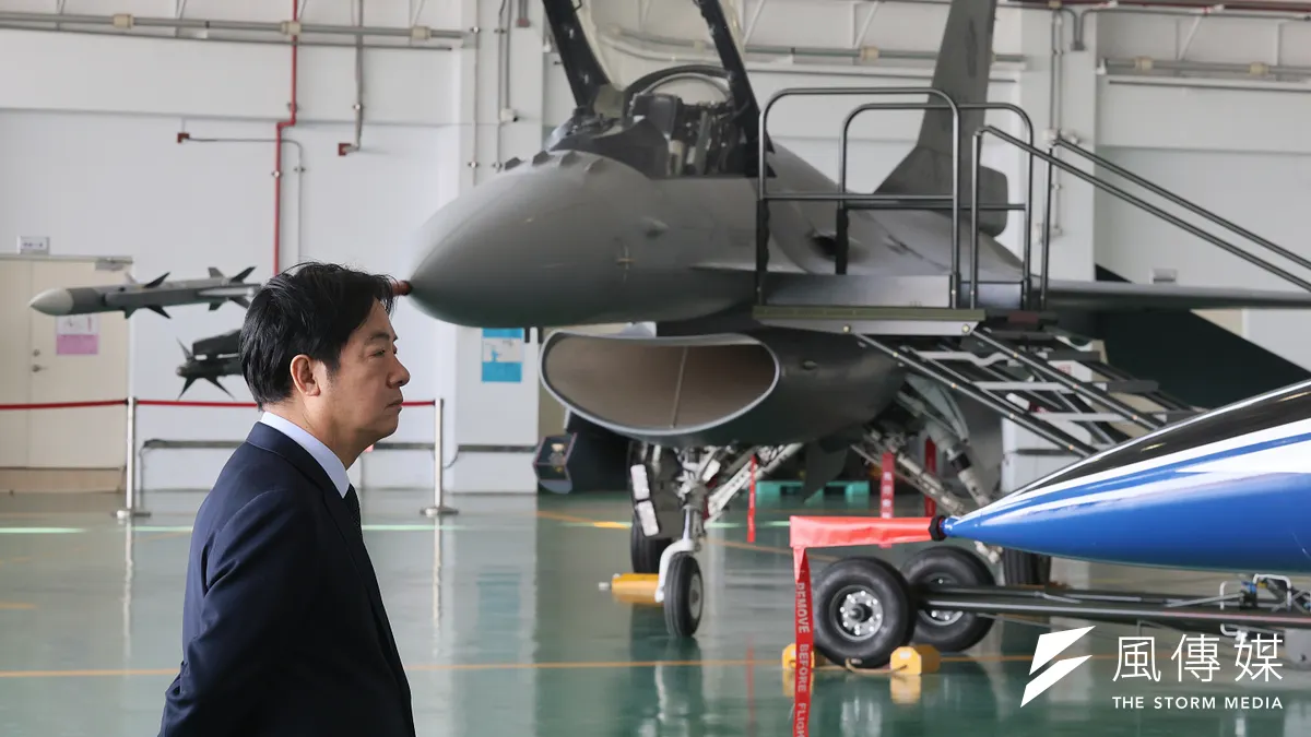中共滲透台灣重要軍事基地,3名現役軍士官被滲透。圖為總統賴清德視導台東志航基地第七聯隊戰備。(資料照,柯承惠攝)