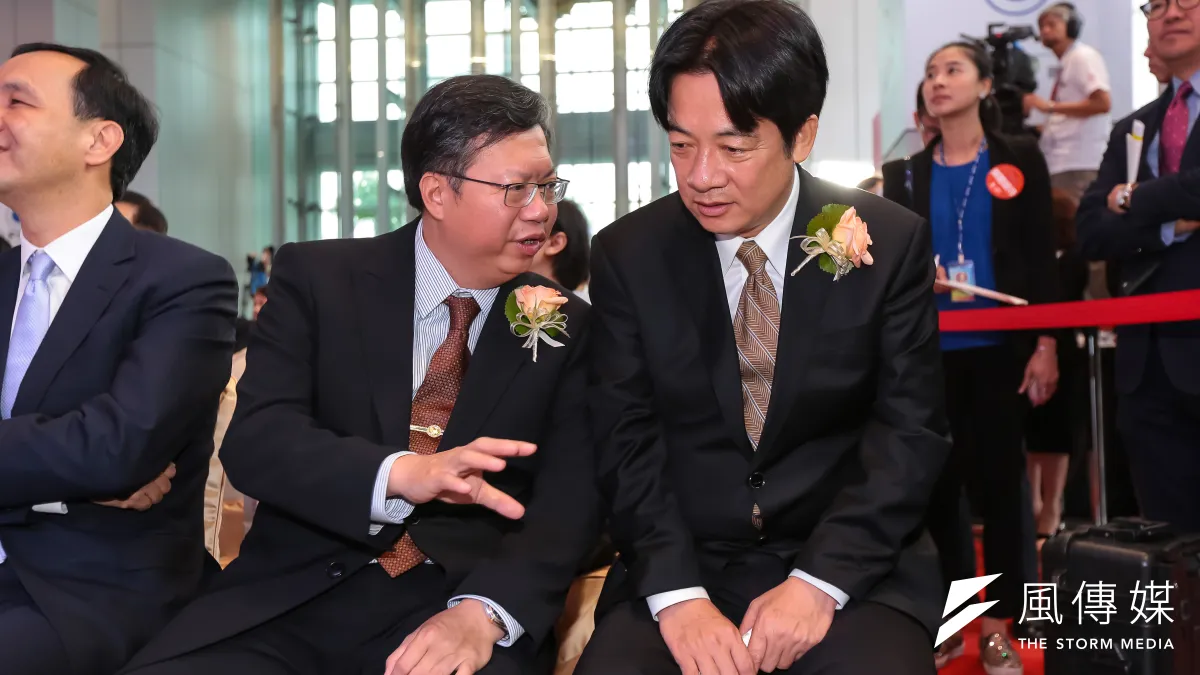 總統蔡英文順利連任後,被外界視為民進黨下屆熱門接班人選的桃園市長鄭文燦(中)、即將上任的副總統賴清德(右)動向備受關注。(資料照,顏麟宇攝)