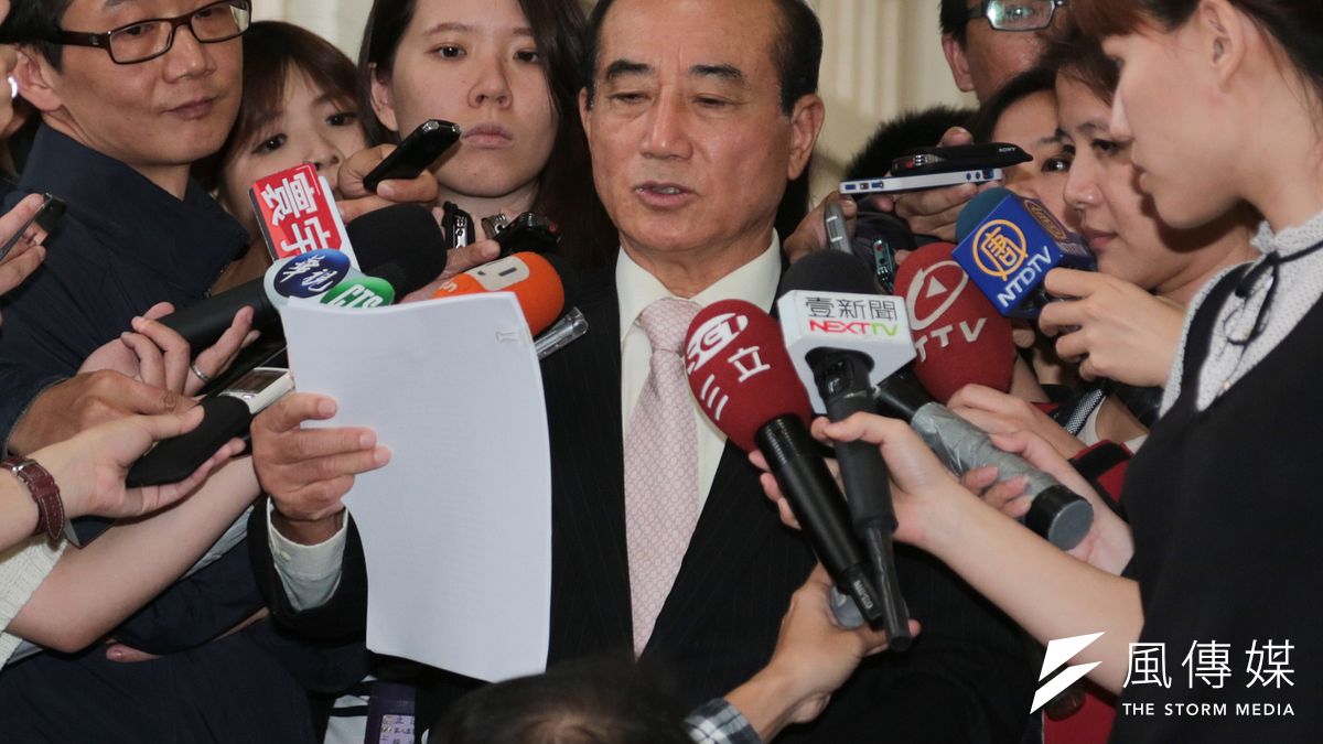 立法院長王金平對於媒體解讀會見柯P就是不選總統,駁斥這是「亂扯嘛」。(資料照,余志偉攝) 立法院長王金平對於媒體解讀會見柯P就是不選總統,駁斥這是「亂扯嘛」。(資料照,余志偉攝)