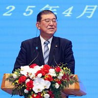 2025年4月28日、ベトナム・ハノイで演説を行う日本の石破茂首相。(AP通信) 2025年4月28日、ベトナム・ハノイで演説を行う日本の石破茂首相。(AP通信)