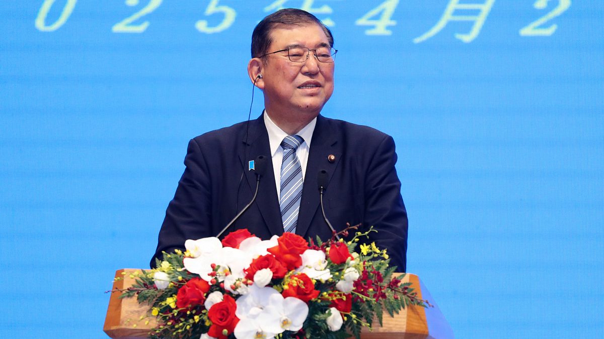 2025年4月28日、ベトナム・ハノイで演説を行う日本の石破茂首相。(AP通信) 2025年4月28日、ベトナム・ハノイで演説を行う日本の石破茂首相。(AP通信)