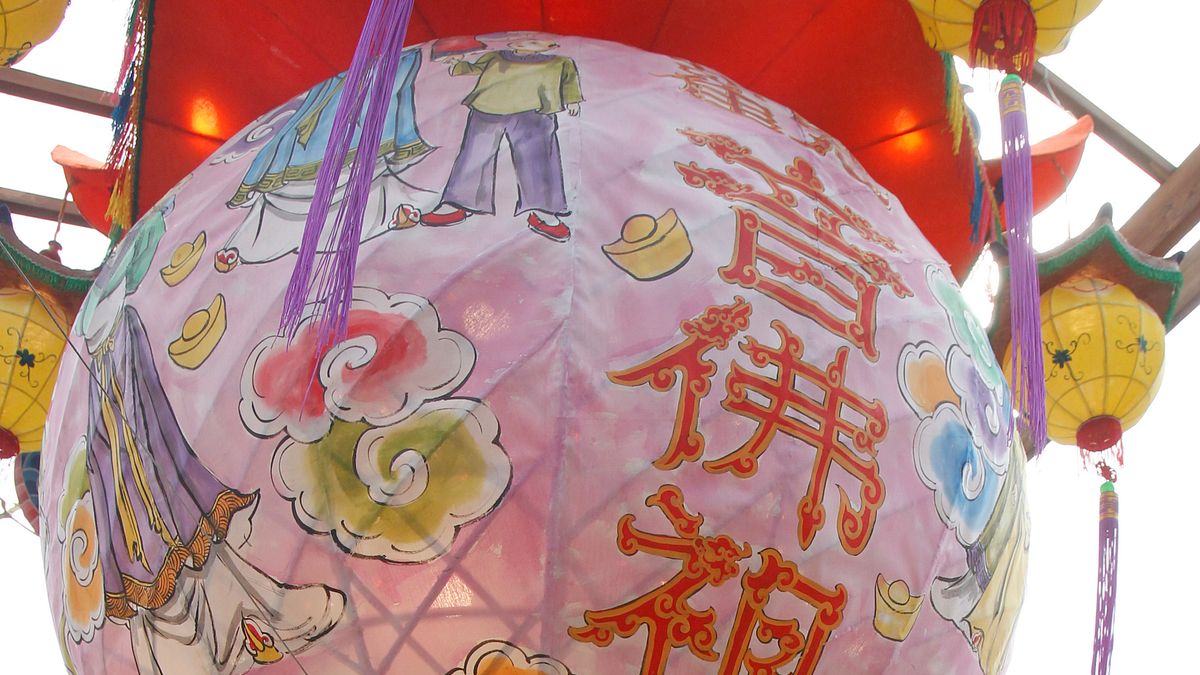 少了香,信眾與神明溝通的媒介就只有心誠了。圖為龍山寺(AP) 少了香,信眾與神明溝通的媒介就只有心誠了。圖為龍山寺(AP)