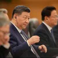 中国国営メディアは、中国共産党総書記・習近平氏(写真)が国民党主席・鄭麗文氏の代表団による訪中を歓迎・招待し、「鄭・習会談」が行われる可能性が高いと大々的に報じた。(写真/AP通信提供) 中国国営メディアは、中国共産党総書記・習近平氏(写真)が国民党主席・鄭麗文氏の代表団による訪中を歓迎・招待し、「鄭・習会談」が行われる可能性が高いと大々的に報じた。(写真/AP通信提供)