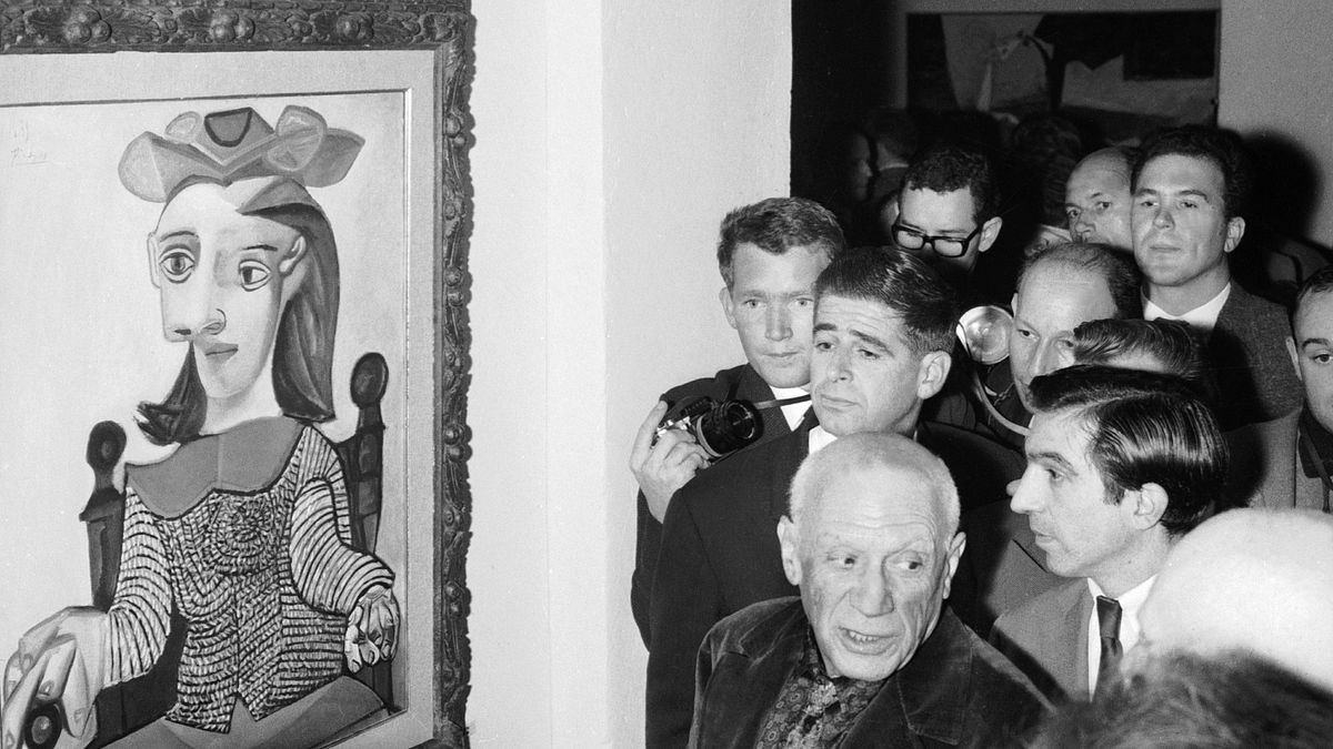 1961 年,赫赫有名的畢卡索出席 80 歲大壽回顧展。(圖片來源:Keystone-France/Gamma-Keystone via Getty Images) 1961 年,赫赫有名的畢卡索出席 80 歲大壽回顧展。(圖片來源:Keystone-France/Gamma-Keystone via Getty Images)