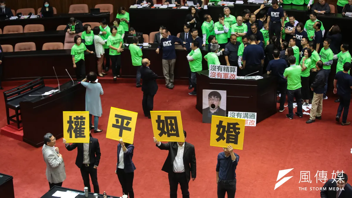 作者說,我們尊重你們不接受同志,但是於此同時,希望你們也能同等的尊重我們生而為人所擁有跟你們一樣的權利,那一個選擇愛與被愛的權利。(資料照,顏麟宇攝)
