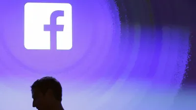 「劍橋分析」(Cambridge Analytica)竊資風暴,臉書(Facebook)及其創辦人祖克柏(Mark Zuckerberg)遭重創。台灣臉書也公布檢測方法,讓用戶知道自己的個資是否有被竊取。(資料照,美聯社)