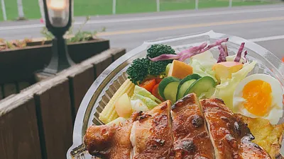 店家推出假日版專屬優惠,早餐只要一折。(圖/業者提供)