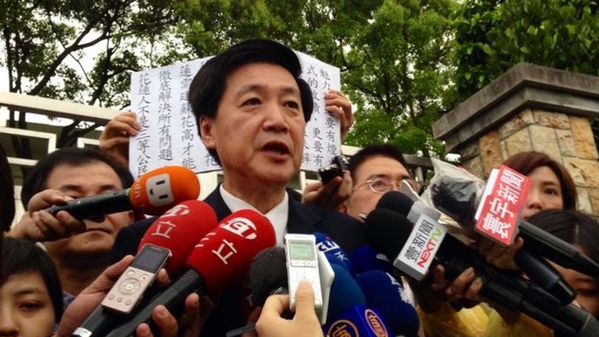 立法院長王金平31日召集朝野五度協商五度破裂,國民黨副書記長費鴻泰表示遺憾。(羅暐智攝) 立法院長王金平31日召集朝野五度協商五度破裂,國民黨副書記長費鴻泰表示遺憾。(羅暐智攝)