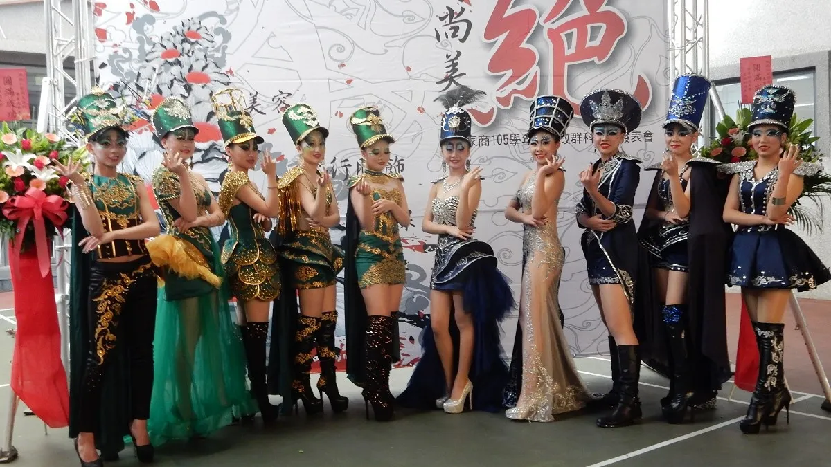 能仁家商畢業成果發表會 大膽服飾造型秀華麗時尚