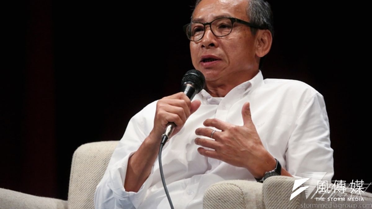 政大「駐校藝術家」邀導演吳念真與雲門舞集創辦人林懷民對談。(余志偉攝) 政大「駐校藝術家」邀導演吳念真與雲門舞集創辦人林懷民對談。(余志偉攝)