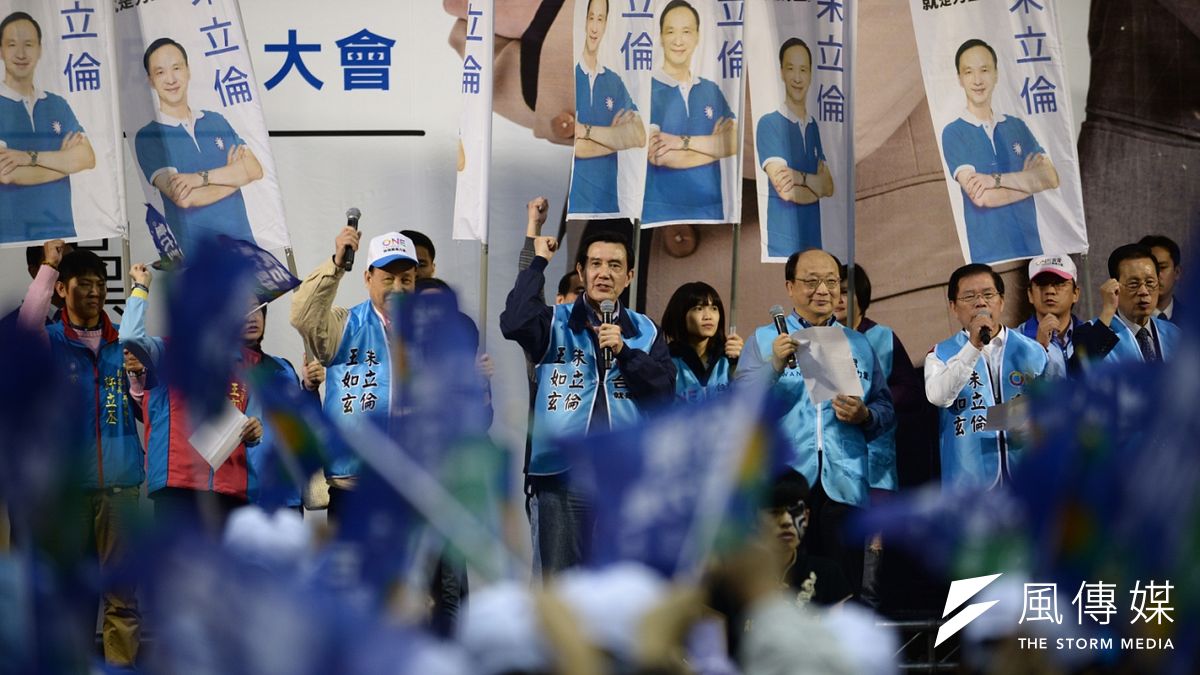 馬英九、王金平、胡志強板橋造勢。(林俊耀攝) 馬英九、王金平、胡志強板橋造勢。(林俊耀攝)