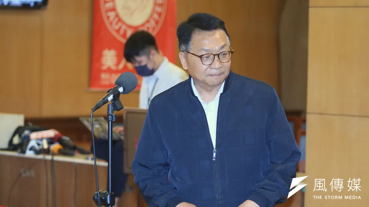 立委陳歐珀因捲入im.B案而宣布退選,22日現身立法院說明。(柯承惠攝)