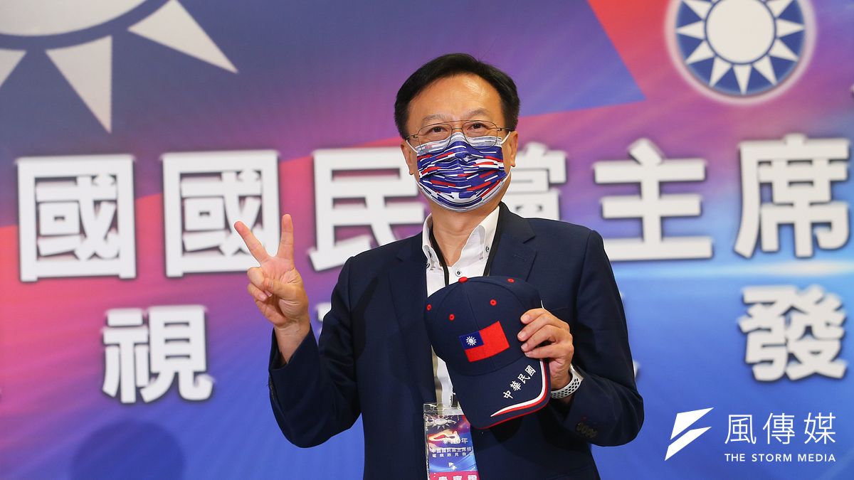 前彰化縣長卓伯源參選國民黨主席時主張藍白合。(顏麟宇攝) 前彰化縣長卓伯源參選國民黨主席時主張藍白合。(顏麟宇攝)