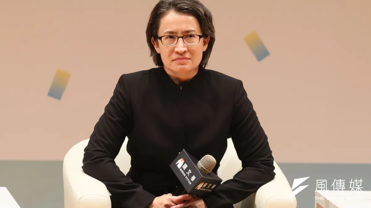 作者指出,民進黨副總統候選人蕭美琴利用「幻想語藝」說服人民「信賴臺灣」可以化解兩岸之間的「兵兇戰危」,至今沒有提出實質的兩岸對策,大玩胡蘿蔔與棒子的兩面手法,在兩岸關係上恐將引火自焚(資料照,柯承惠攝)