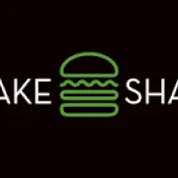 シェイクシャックは4月24日より、カップのチョコを割って飲む新感覚シェイクや昨年人気の限定バーガーなどを国内全店舗で発売する。(写真/シェイクシャック提供) シェイクシャックは4月24日より、カップのチョコを割って飲む新感覚シェイクや昨年人気の限定バーガーなどを国内全店舗で発売する。(写真/シェイクシャック提供)