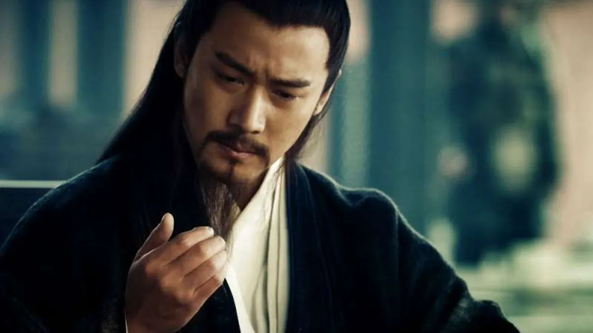 一直到諸葛亮死,劉禪基本上不是在北伐、就是在準備北伐的路上,而從21歲長到29歲,他都未能親自執政。(圖/取自IMDB) 一直到諸葛亮死,劉禪基本上不是在北伐、就是在準備北伐的路上,而從21歲長到29歲,他都未能親自執政。(圖/取自IMDB)