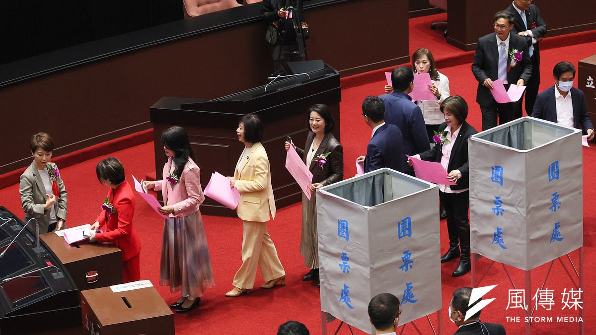 20240201-民進黨立院黨團1日進行第11屆立法院長選舉投票。(顏麟宇攝)。 20240201-民進黨立院黨團1日進行第11屆立法院長選舉投票。(顏麟宇攝)。