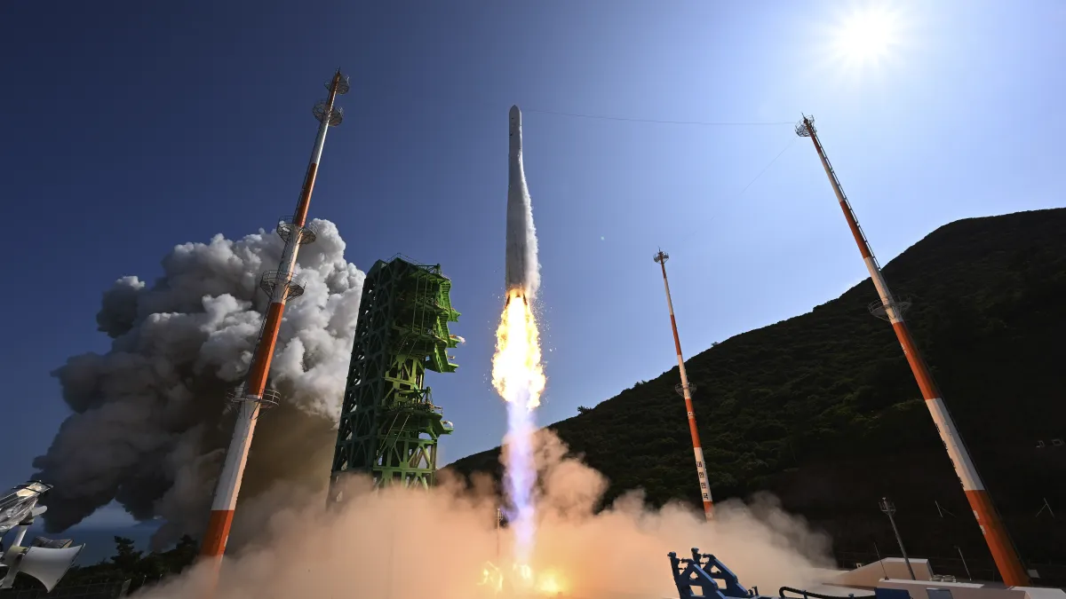 2022年6月21日,南韓成功發射了首枚自主研發的運載火箭「世界號」。(AP)