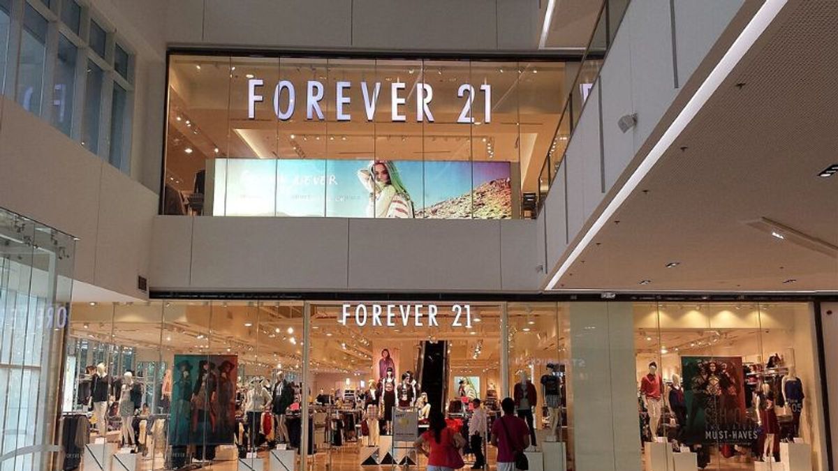 曾是全球快時尚領導品牌的Forever 21,曾於2019年破產重組,如今再次陷入財務困境,傳出可能於2025年3月啟動破產程序。(維基百科) 曾是全球快時尚領導品牌的Forever 21,曾於2019年破產重組,如今再次陷入財務困境,傳出可能於2025年3月啟動破產程序。(維基百科)
