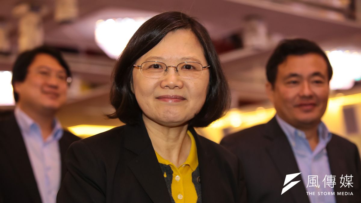 總統蔡英文致函教宗,內容提及期盼兩岸執政黨能放下歷史包袱,展開良性對話。(資料照,顏麟宇攝) 總統蔡英文致函教宗,內容提及期盼兩岸執政黨能放下歷史包袱,展開良性對話。(資料照,顏麟宇攝)