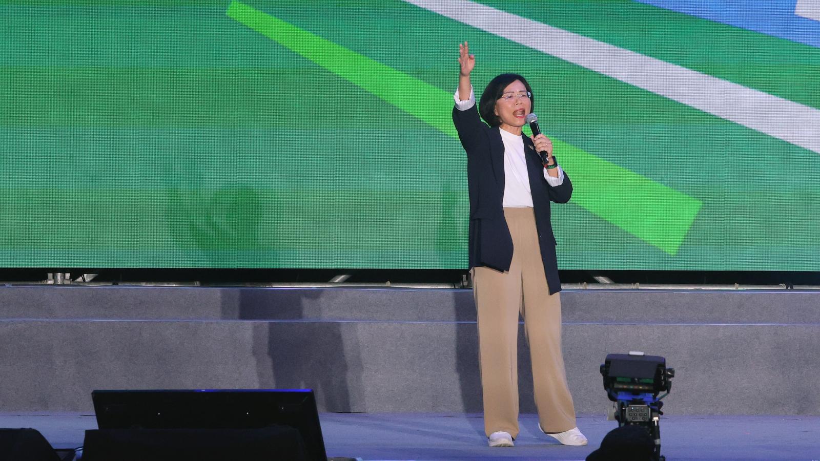 赴宜蘭縣市鄉長參選人!蘇巧慧批藍營抹黑林國漳:法扶是律師職責