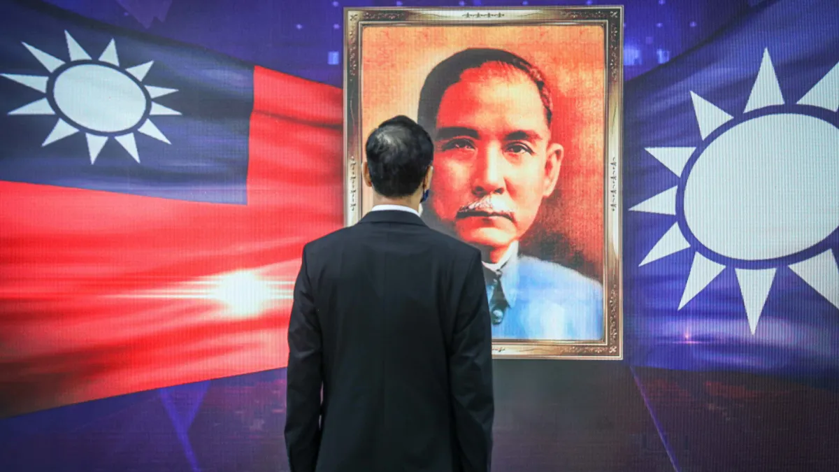 國民黨主席將於2025年改選,現任黨主席朱立倫積極尋求連任。但國民黨內一直有「反朱」的聲音傳出,就算想要「拋磚引玉」,卻陷入「有磚無玉」的困境。(資料照,國民黨文傳會提供)