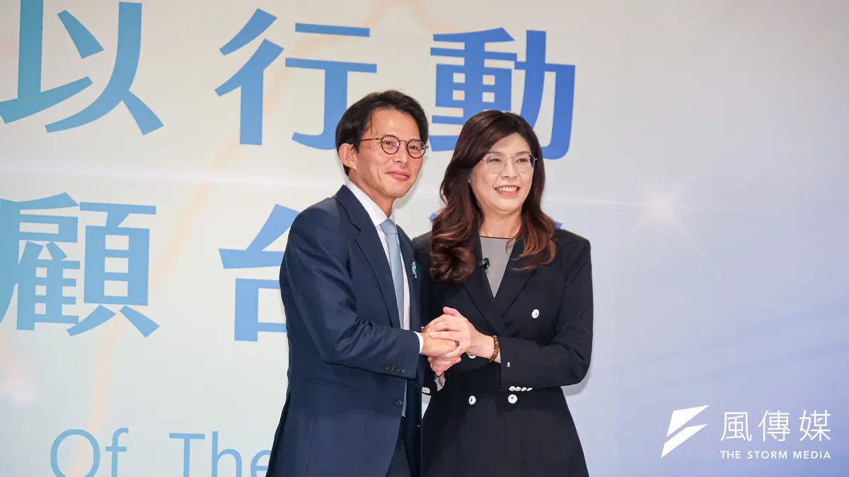 國民黨主席鄭麗文(右)、民眾黨主席黃國昌(左)19日進行高峰會談,背後代表的是民進黨流失的政黨合作機會。(劉偉宏攝) 國民黨主席鄭麗文(右)、民眾黨主席黃國昌(左)19日進行高峰會談,背後代表的是民進黨流失的政黨合作機會。(劉偉宏攝)