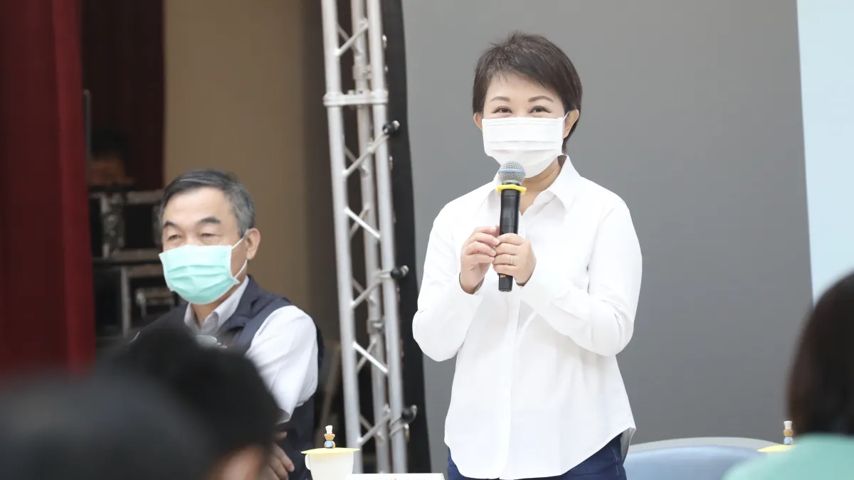 盧秀燕市長表示,今年重陽敬老金,全市約有39萬多位長輩可領到;100歲以上的長輩,則是提供每個月6000塊敬老金,計有199人。(圖/台中市政府)