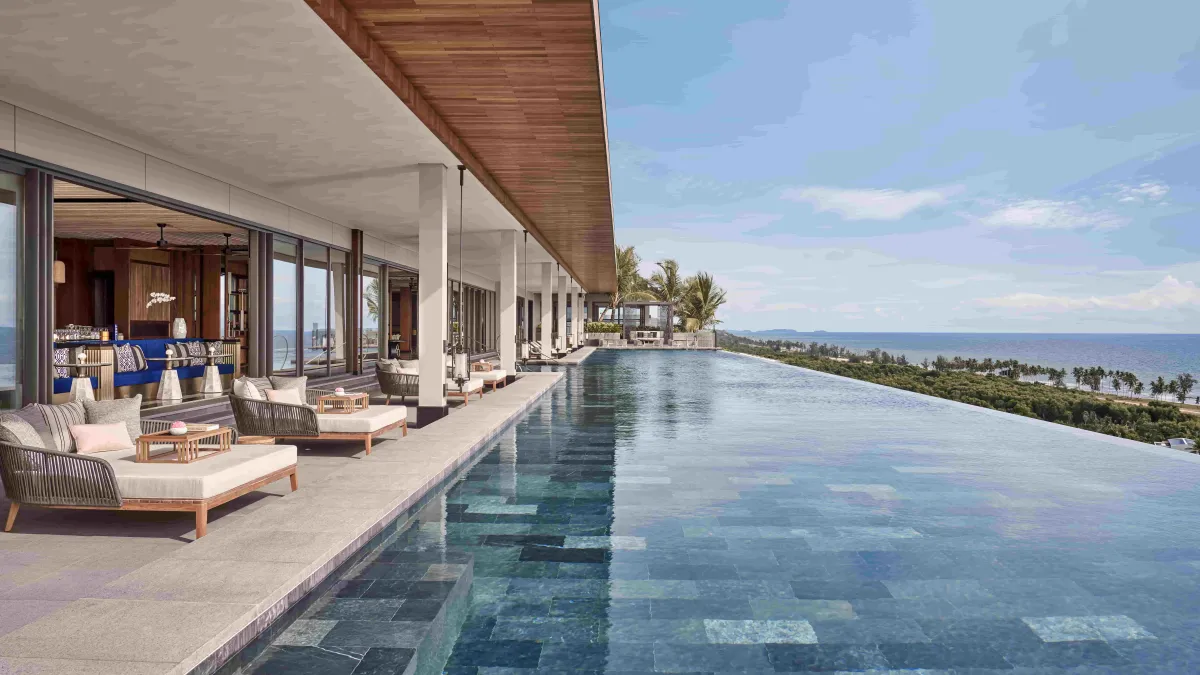 富國島麗晶酒店(Regent Phu Quoc) 坐落於島上西南海岸的長灘(Bai Truong)地區,擁有壯麗的私人海景,頂級私謐的空中別墅Sky Villa以及絕美的高空無邊際泳池。(圖/台北晶華提供)